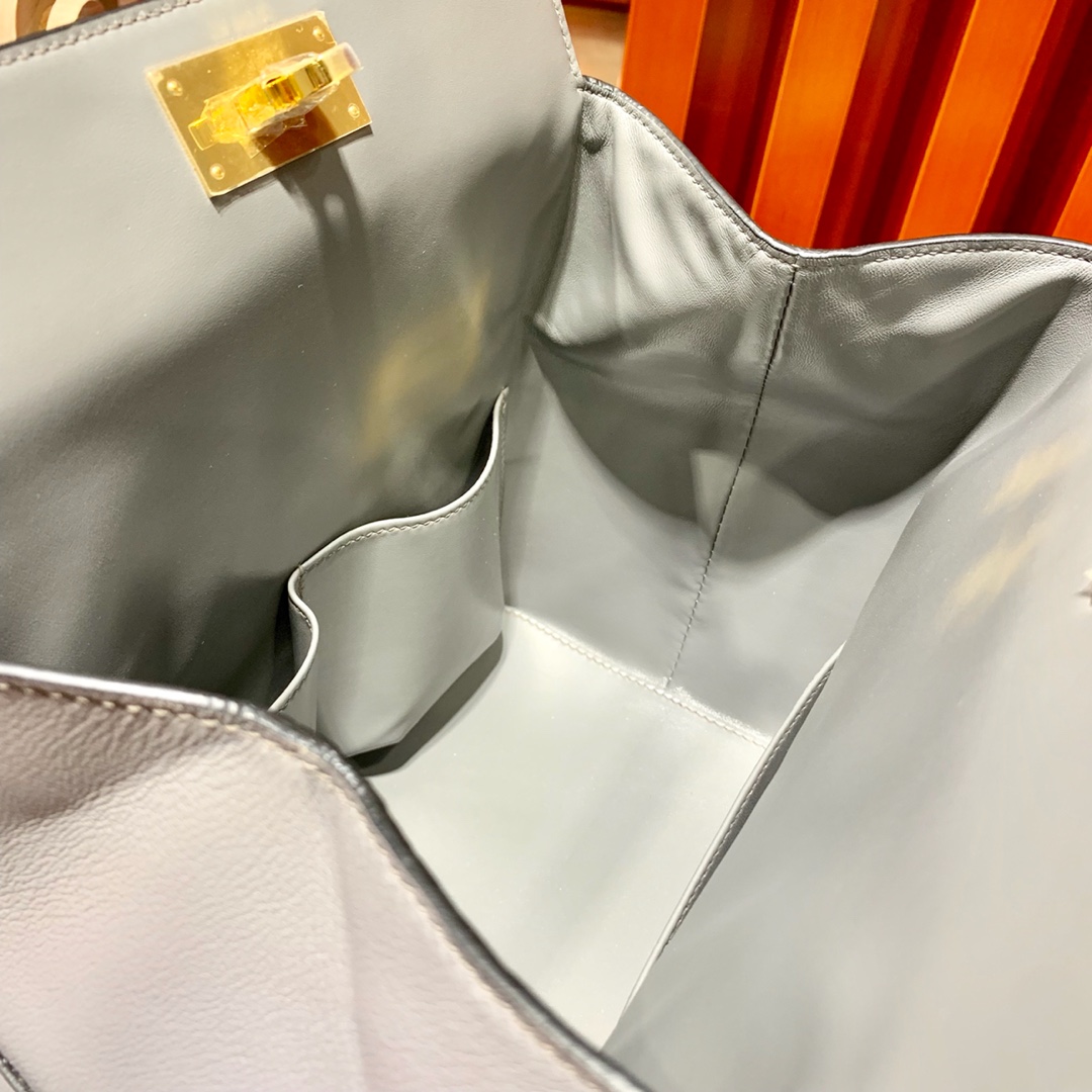 Hermes Toolbox20cm 爱马仕锡器灰进口Swift牛皮牛奶包盒子包 金扣