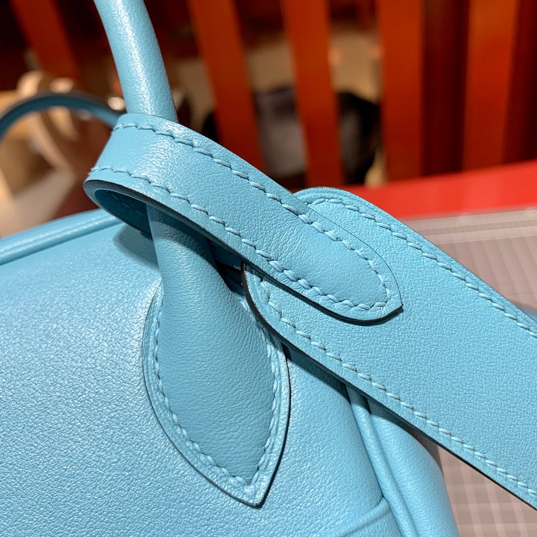 爱马仕琳迪包价格 Hermes Mini Lindy 20cm P3北方蓝Swift牛皮 银扣