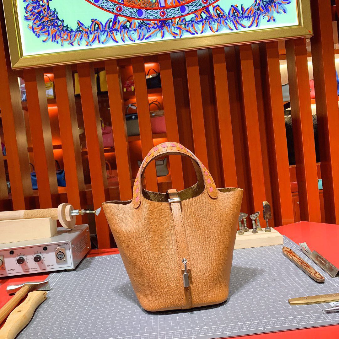 Hermes Picotin18CM 爱马仕Epsom皮水桶包编织手柄 土黄色 银扣