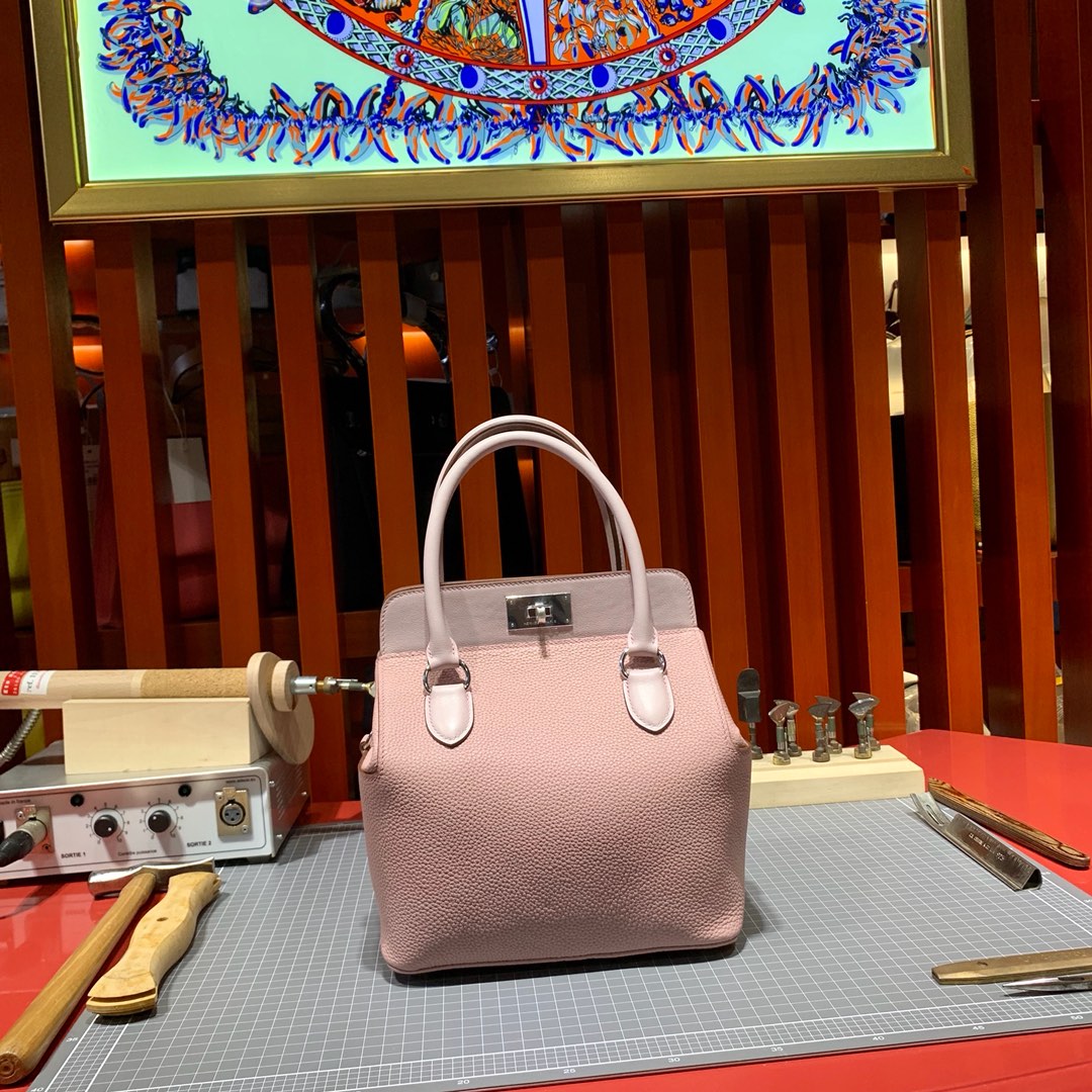爱马仕牛奶包价格 Hermes Toolbox20cm 鱼头紫swift拼togo皮 银扣