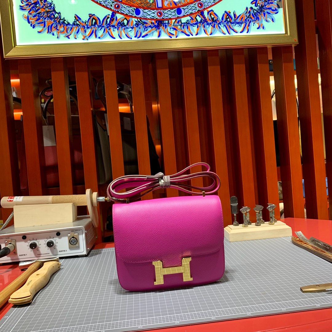 Hermes爱马仕Epsom掌纹牛皮空姐包Constance19CM 玉兰粉 金扣
