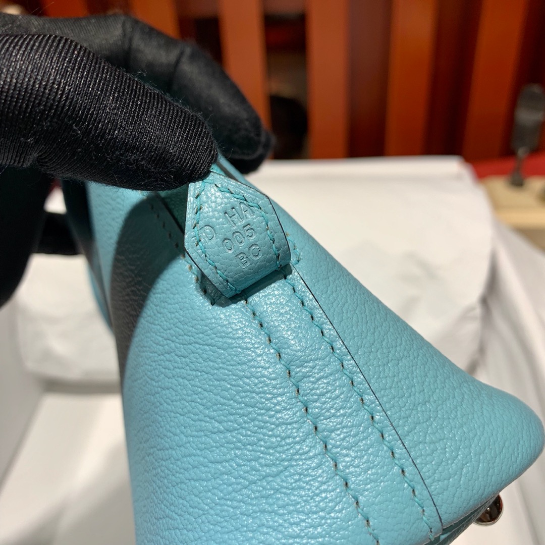 Hermes Mini Bolide18CM 爱马仕马卡龙蓝Evercolor皮迷你保龄球包 银扣