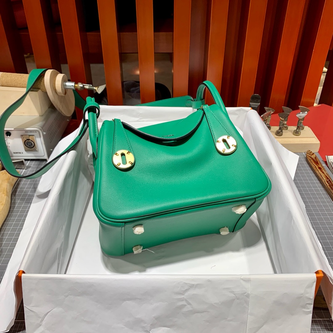 一件代发 Hermes爱马仕丝绒绿原厂Swift皮迷你琳迪包Mini Lindy20cm