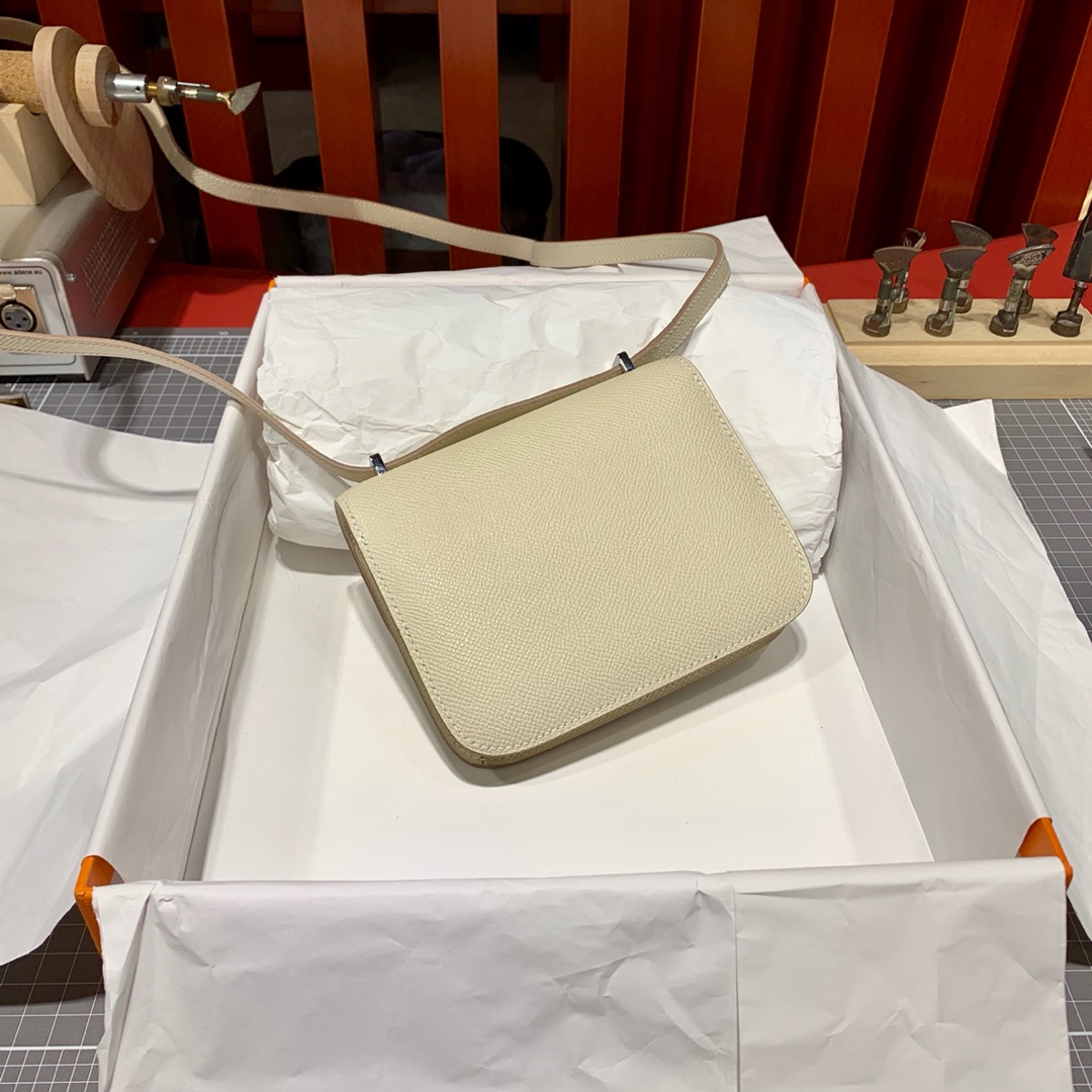 Hermes爱马仕奶昔白Epsom牛皮Mini Constance14CM迷你空姐包 银扣