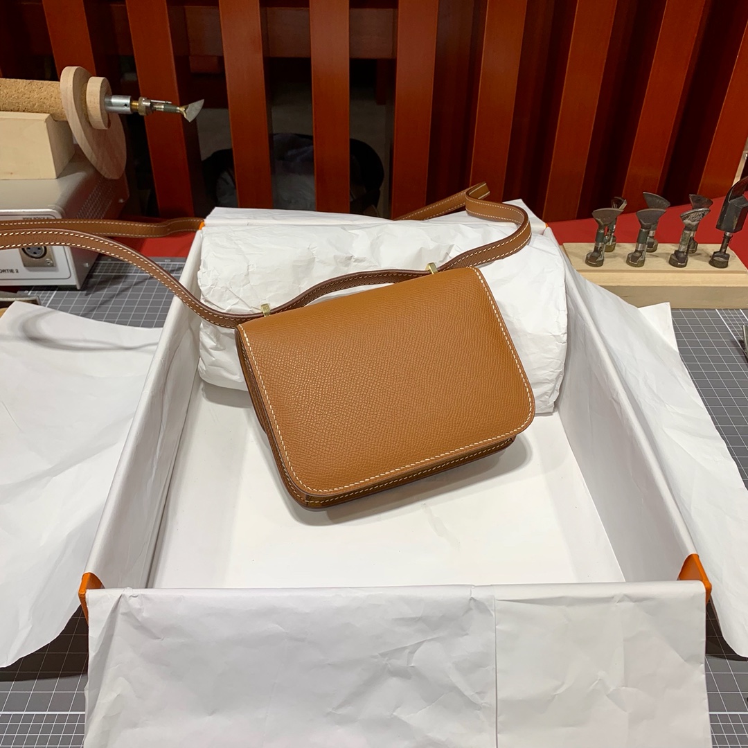 Hermes Mini Constance14CM 爱马仕土黄色Epsom牛皮迷你康斯坦包 金扣