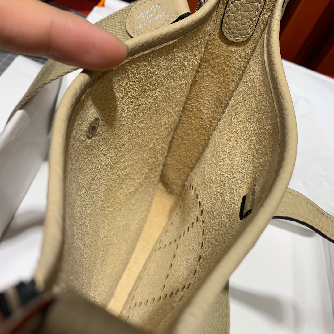 广州白云皮具城 Hermes爱马仕迷你伊芙琳包Mini Evelyne17CM 风衣灰