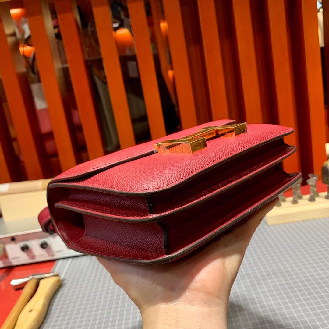 Hermes Constance19CM 爱马仕宝石红原厂掌纹牛皮康斯坦包 金扣