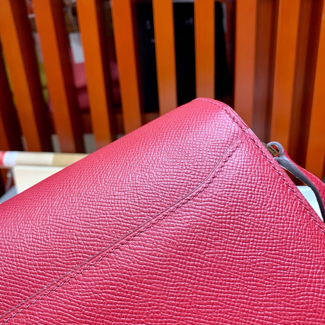 Hermes Roulis24CM 爱马仕宝石红原厂Epsom皮猪鼻子包斜挎女包 金扣
