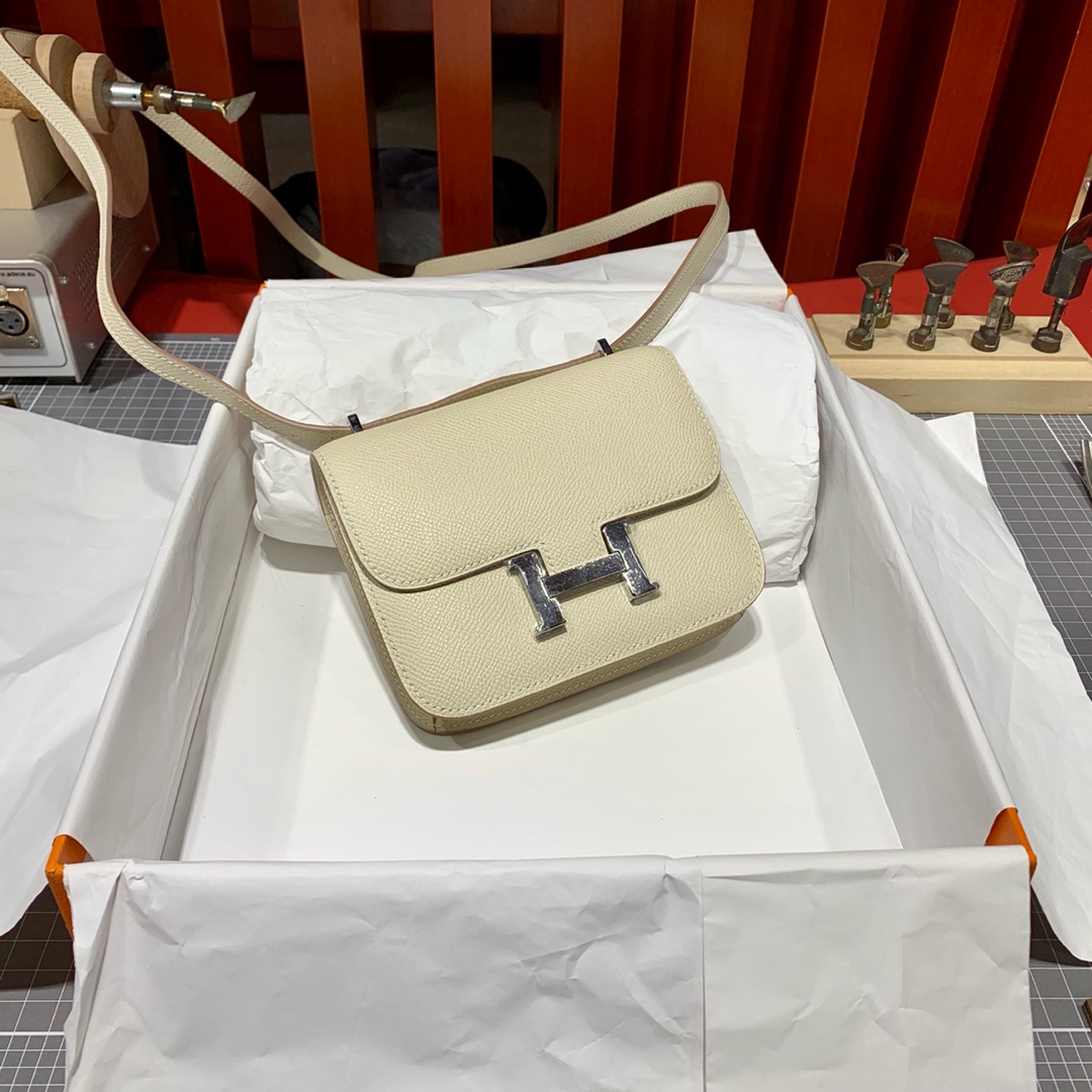 Hermes爱马仕奶昔白Epsom牛皮Mini Constance14CM迷你空姐包 银扣