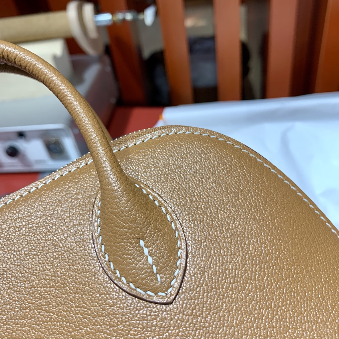 爱马仕迷你保龄球包 Hermes Mini Bolide18CM 土黄色Evercolor皮 银扣