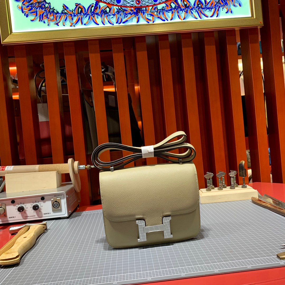 现货 Hermes Constance19CM 爱马仕斑鸠灰Epsom皮空姐包 银扣