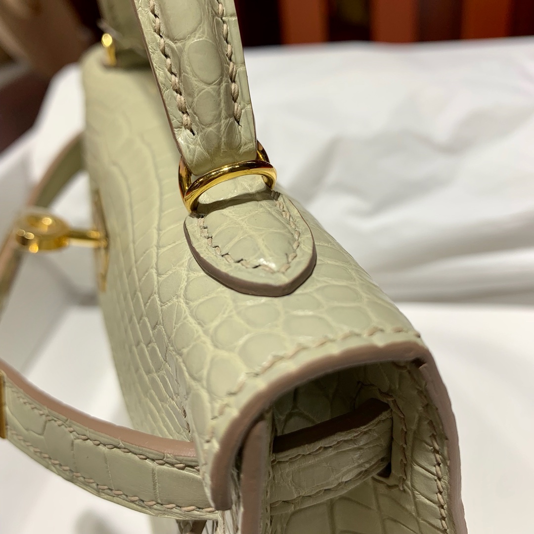 现货 爱马仕Minikelly2代手包 Hermes奶油灰雾面鳄鱼皮迷你凯莉包 金扣