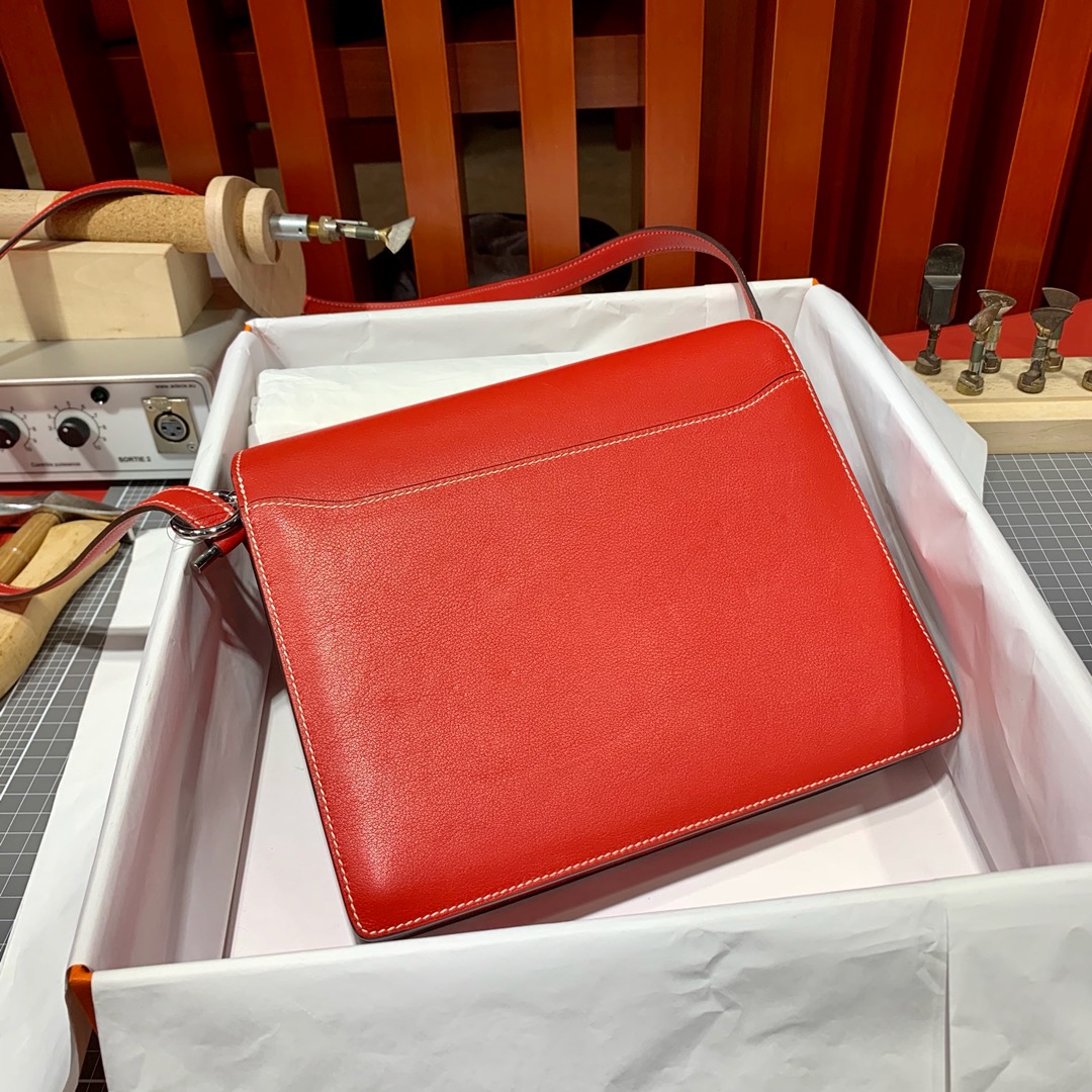 爱马仕包包价格 Hermes Roulis24CM 番茄红原厂Swift皮猪鼻子包 银扣