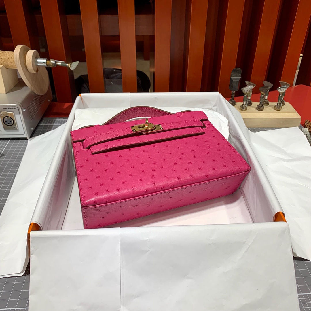 Hermes Minikelly22CM 爱马仕玫红色进口鸵鸟皮迷你凯莉包手包 金扣