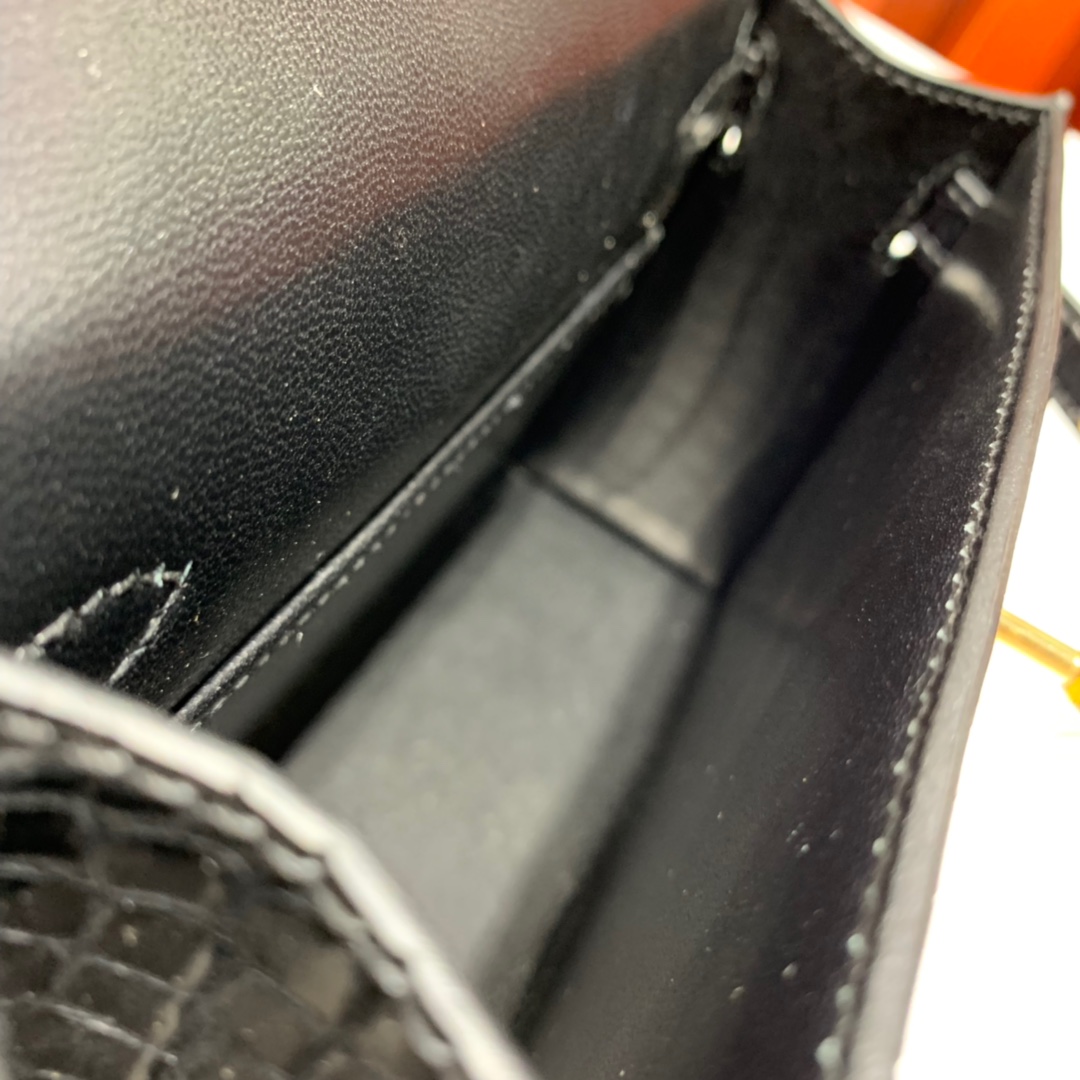 现货 Hermes Minikelly19CM 爱马仕亮光鳄鱼皮迷你凯莉包2代 黑色 金扣