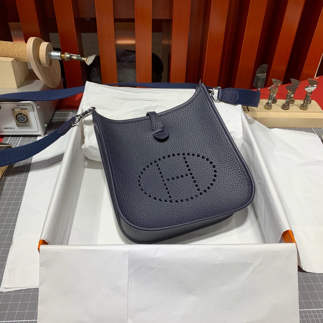 Hermes Mini Evelyne17CM 爱马仕午夜蓝TC牛皮伊芙林包斜挎女包 银扣