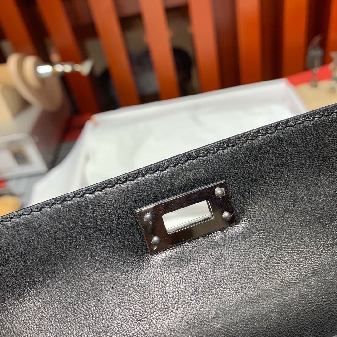 现货 Hermes爱马仕亮光美洲鳄鱼皮Minikelly迷你凯莉包2代手包 黑色 银扣