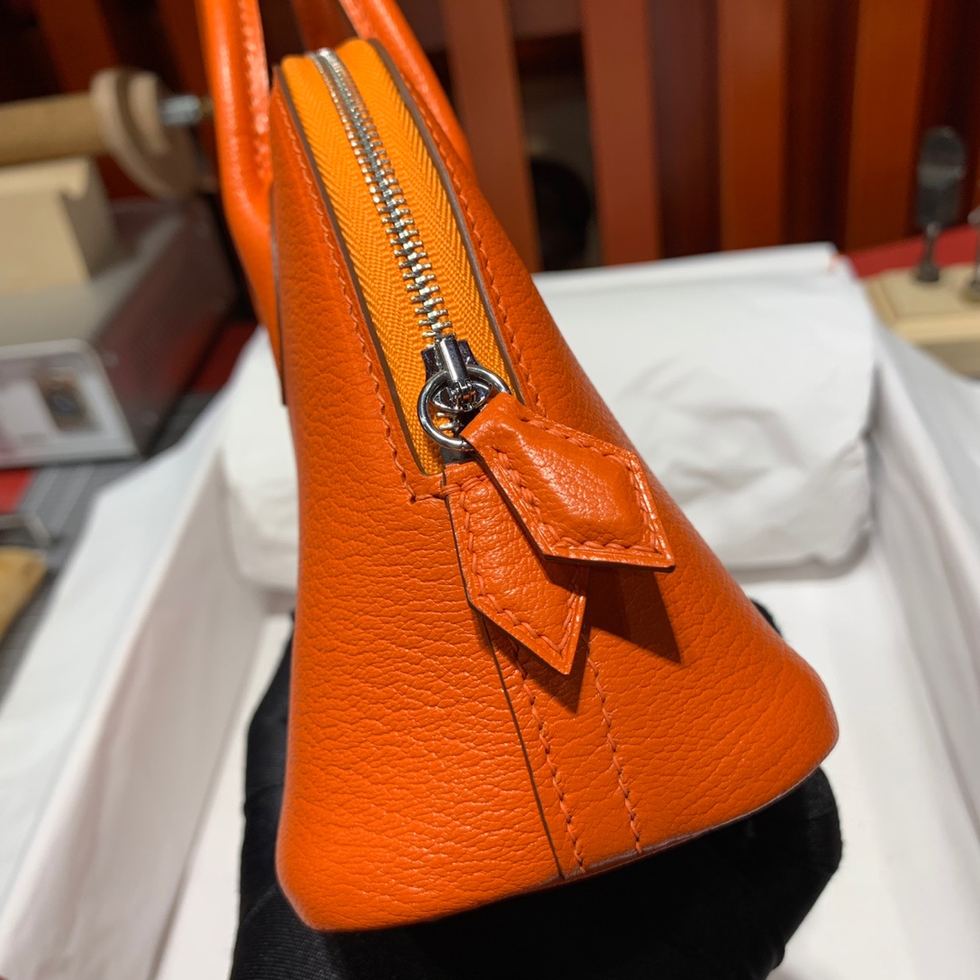 Hermes包包批发 爱马仕Mini Bolide迷你保龄球包 火焰橙Evercolor皮 银扣