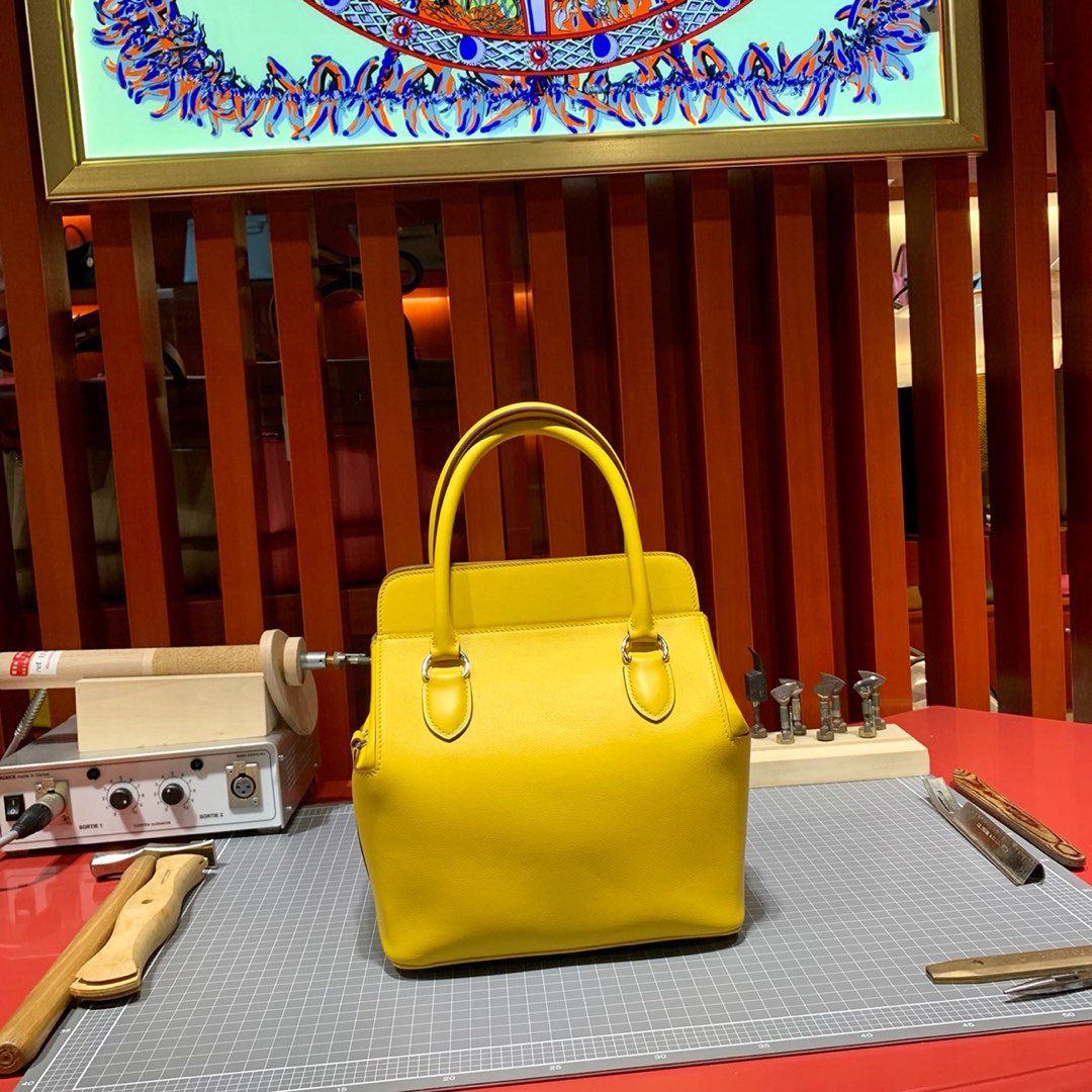 Hermes女包批发 爱马仕琥珀黄进口Swift皮toolbox20cm牛奶包 银扣