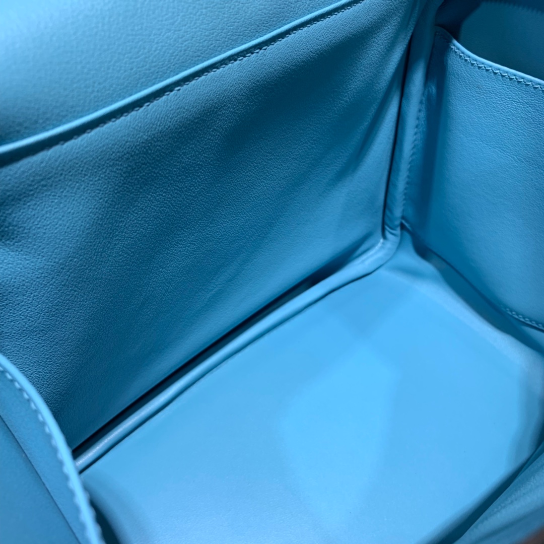 爱马仕琳迪包尺寸 Hermes Lindy26CM 北方蓝Swift皮 金银扣