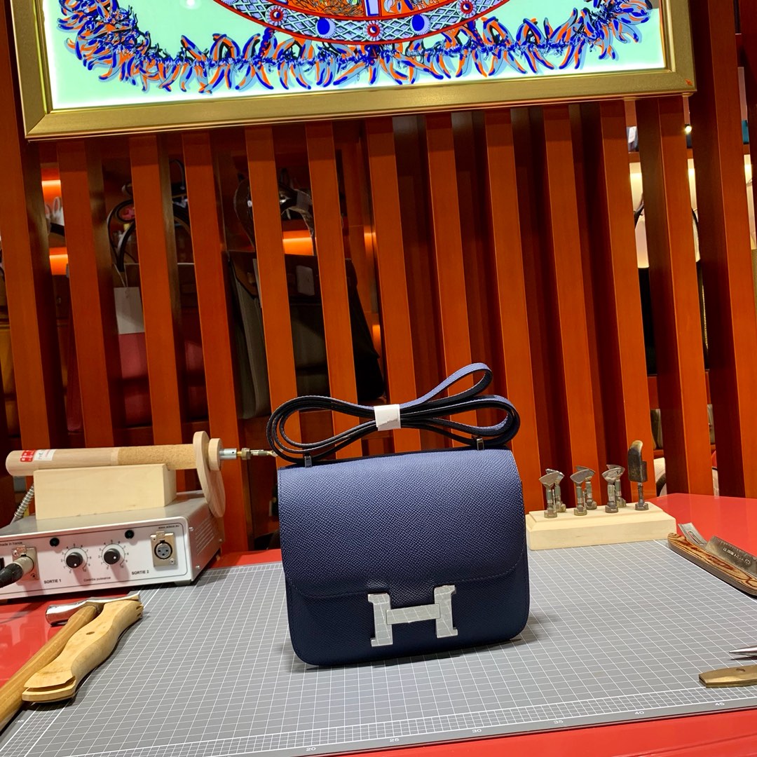 爱马仕康斯坦包尺寸 Hermes Constance19CM 宝石蓝Epsom皮 银扣