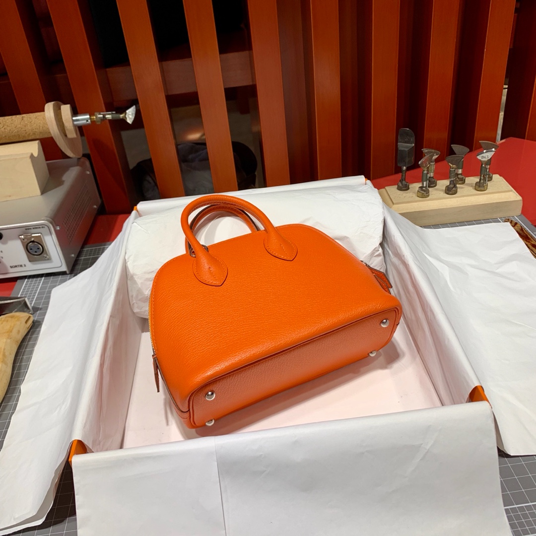 Hermes包包批发 爱马仕Mini Bolide迷你保龄球包 火焰橙Evercolor皮 银扣