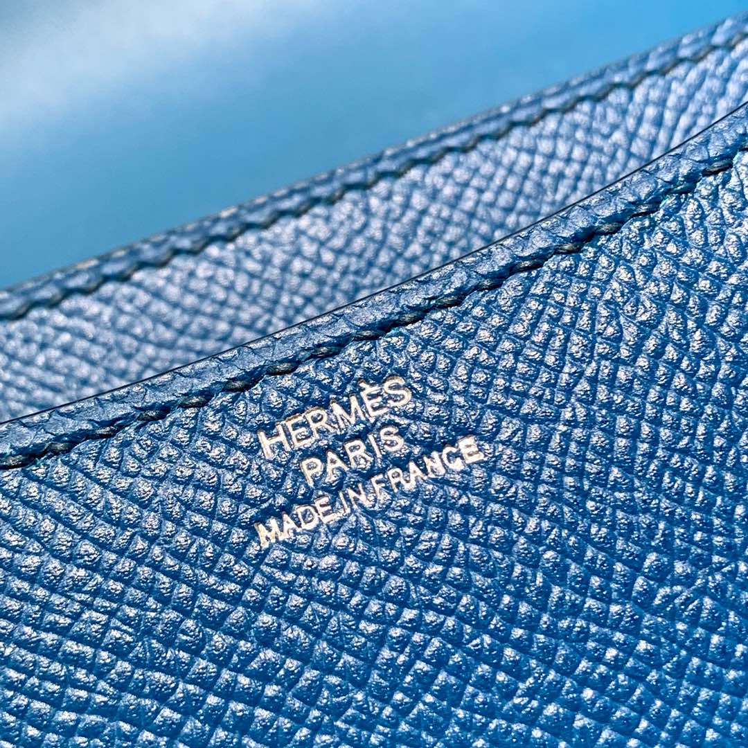 爱马仕包包官网 Hermes Constance19CM 伊兹密尔蓝Epsom皮空姐包 银扣