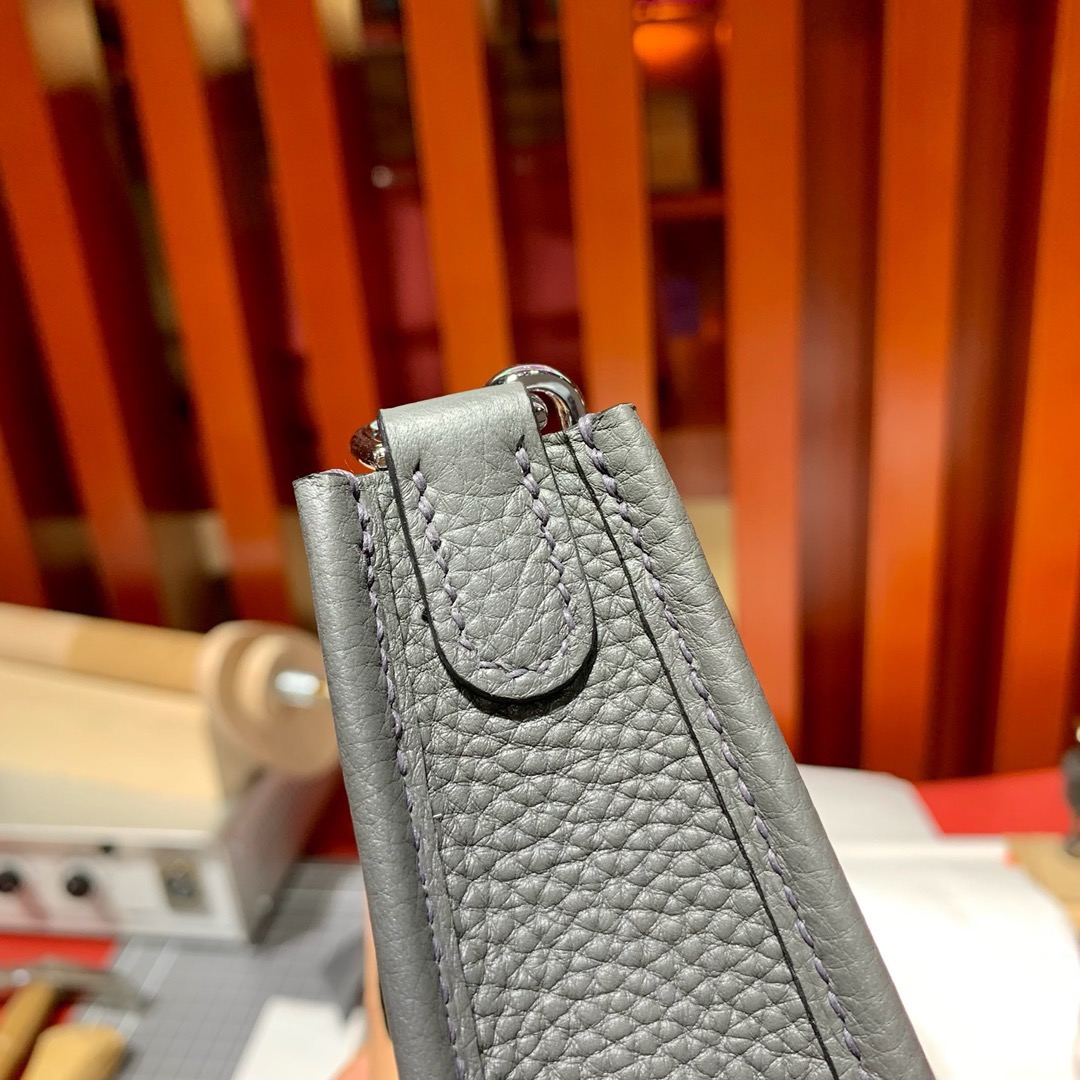 爱马仕迷你伊芙琳包 Hermes Mini Evelyne17CM 石墨灰TC牛皮 银扣