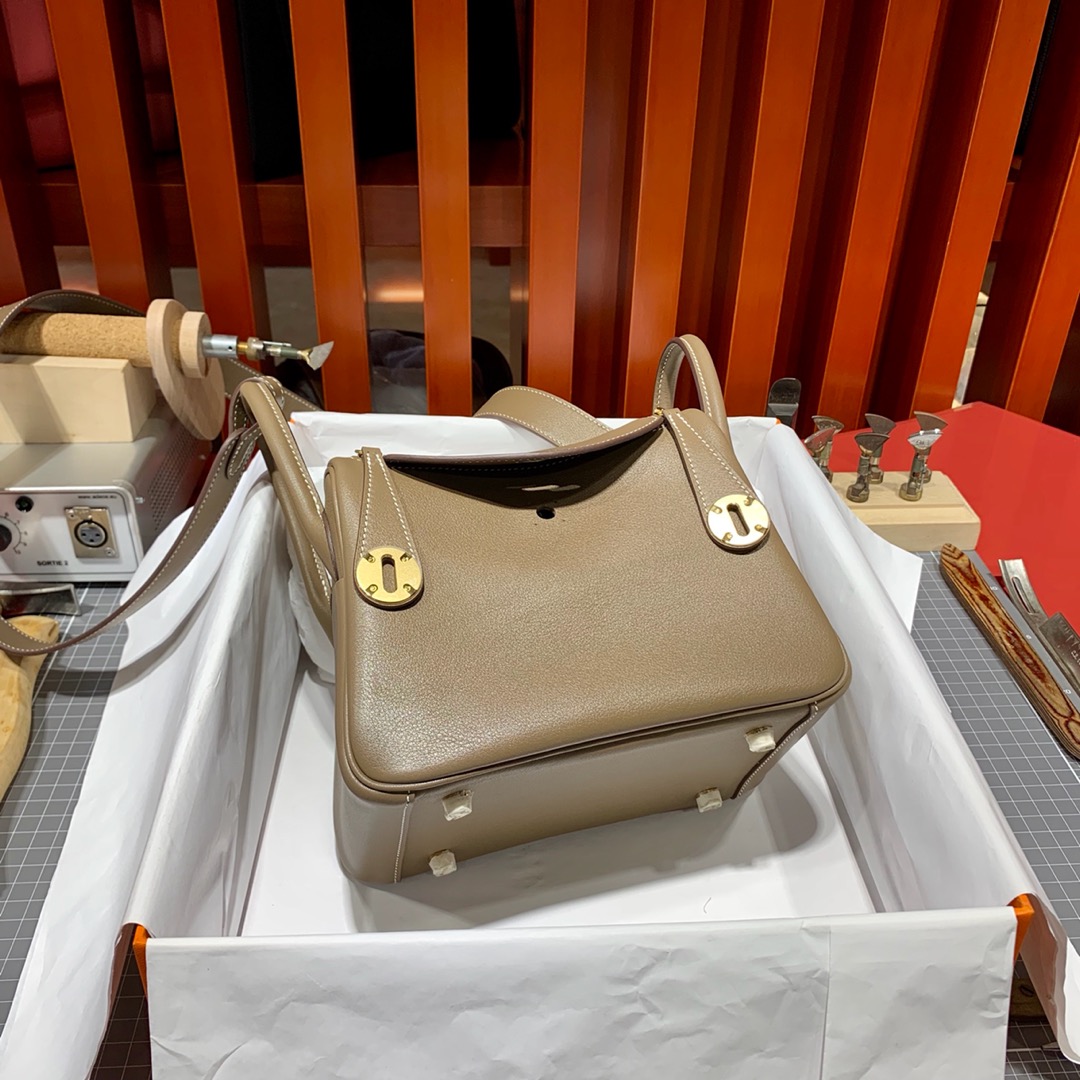 Hermes包包官网 爱马仕大象灰Swift皮迷你琳迪包Mini Lindy20cm 金银扣