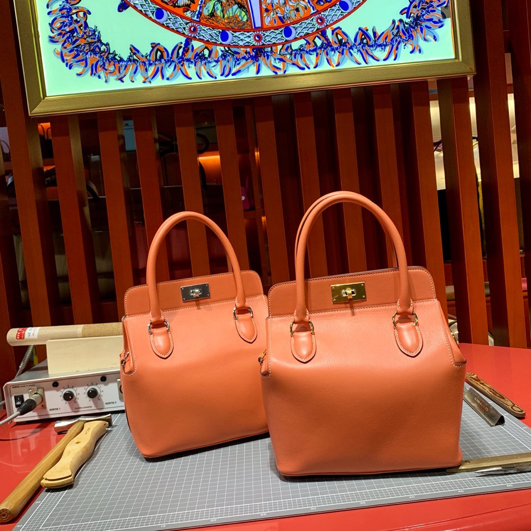 Hermes经典女包 爱马仕Swift皮牛奶包toolbox20cm 龙虾粉 金银扣