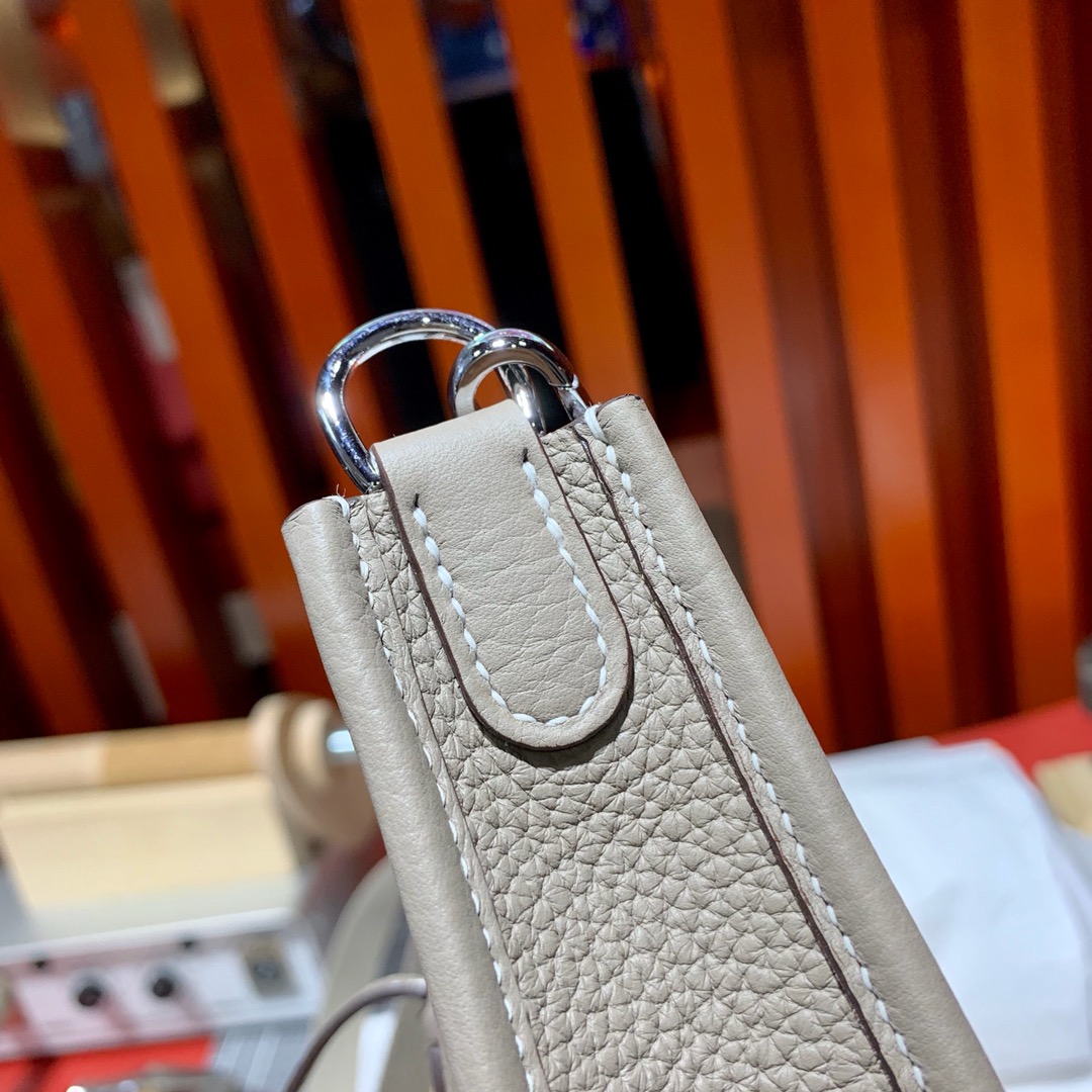 爱马仕女包价格 Hermes Mini Evelyne伊芙林包17CM 沥青灰TC牛皮 银扣