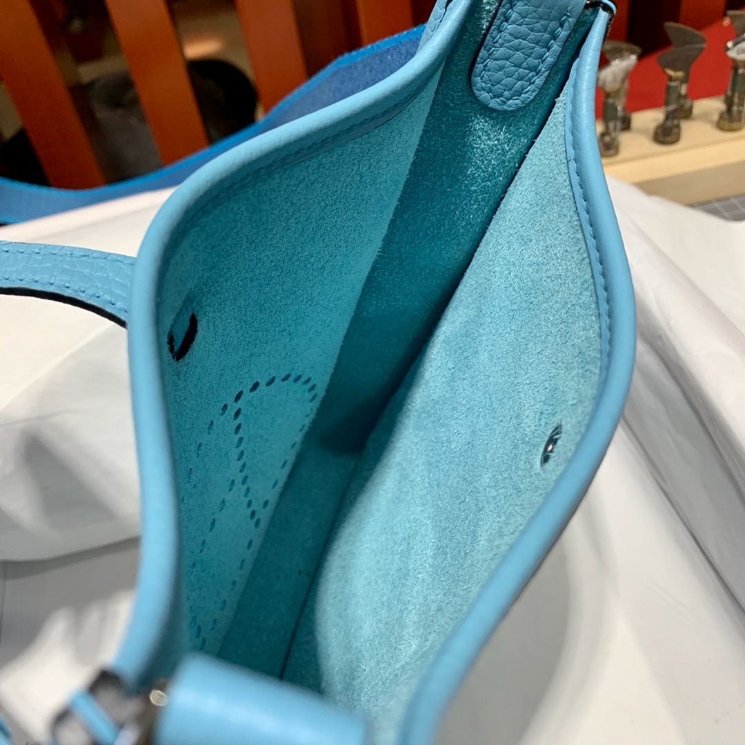 爱马仕伊芙琳包 Hermes Mini Evelyne17CM 北方蓝TC牛皮 银扣