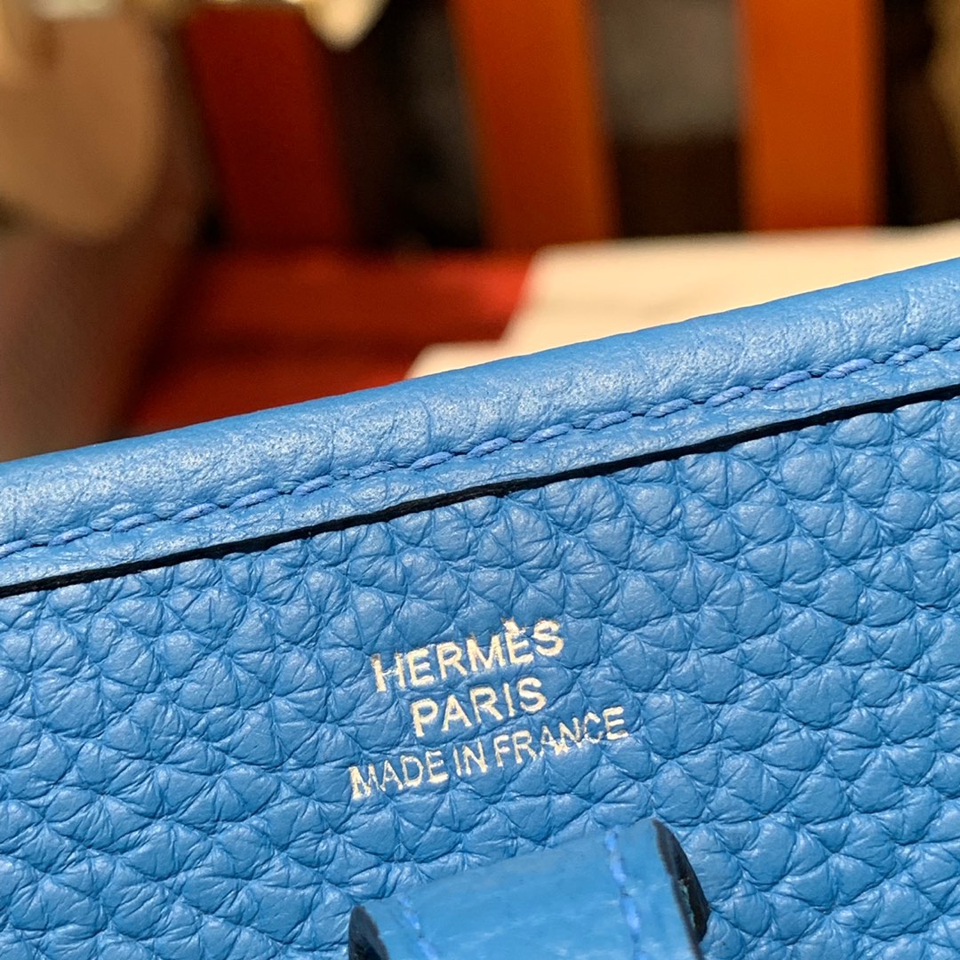 爱马仕伊芙琳包价格 Hermes Mini Evelyne17CM 坦桑尼亚蓝TC牛皮 银扣