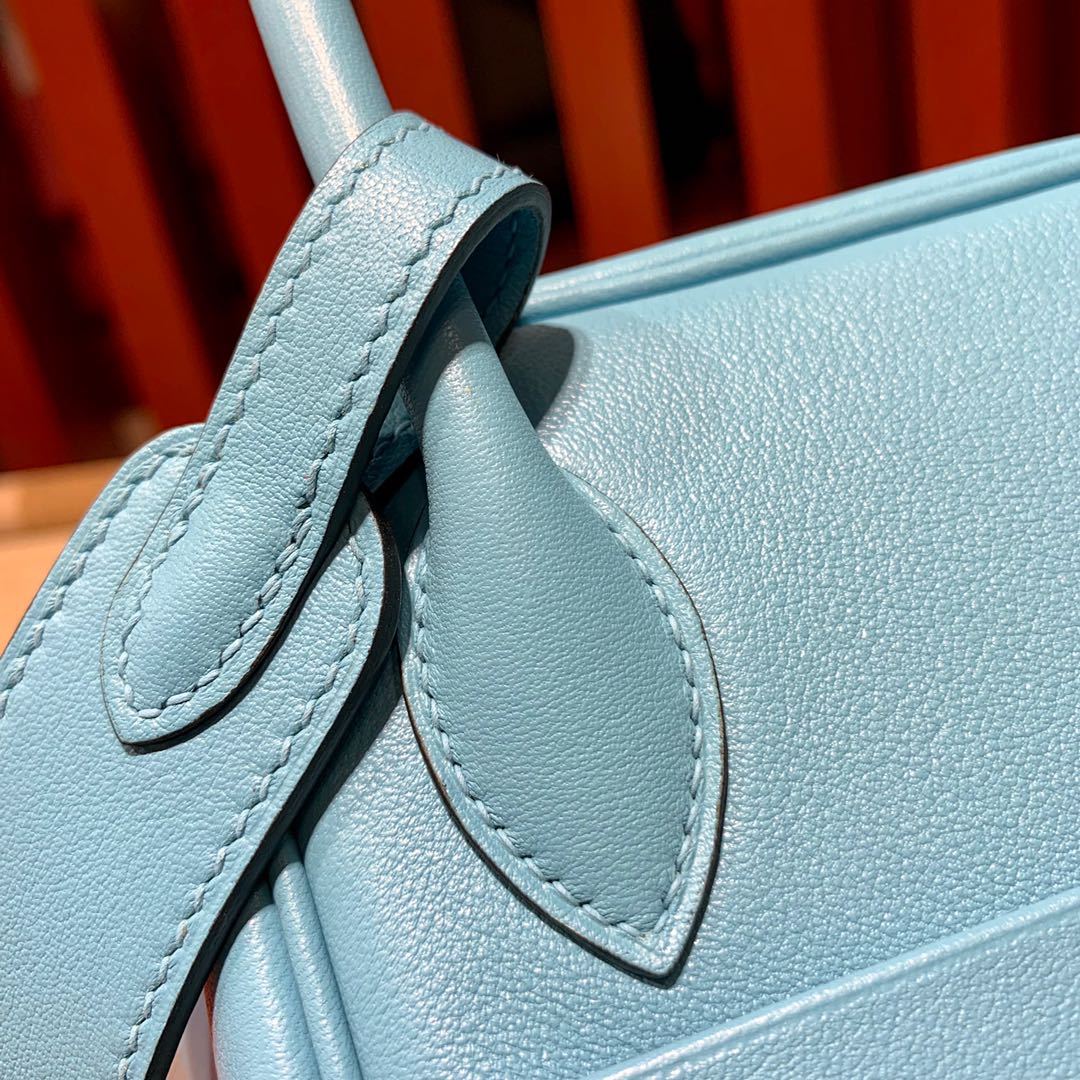 爱马仕琳迪包尺寸 Hermes Lindy26CM 北方蓝Swift皮 金银扣