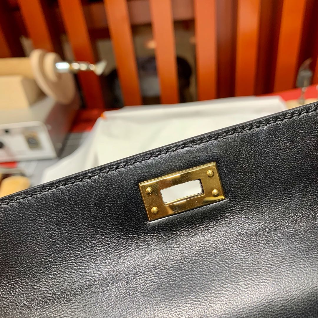 现货 Hermes Minikelly19CM 爱马仕亮光鳄鱼皮迷你凯莉包2代 黑色 金扣