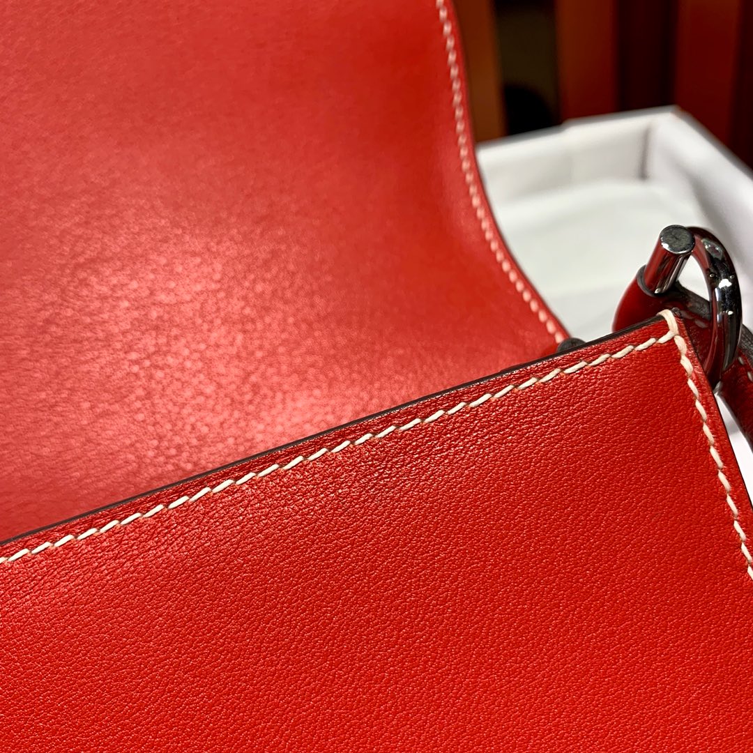 爱马仕包包价格 Hermes Roulis24CM 番茄红原厂Swift皮猪鼻子包 银扣