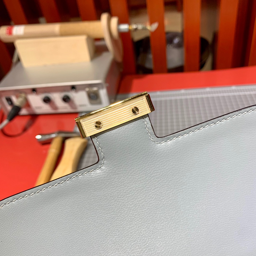 爱马仕空姐包价格 Hermes Constance19CM 亚麻蓝Epsom牛皮 金扣
