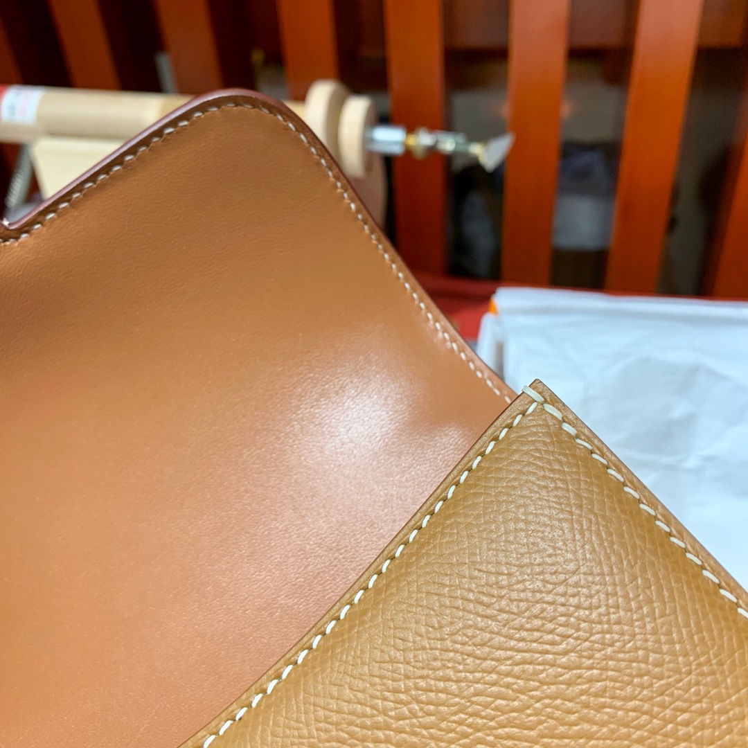爱马仕康斯坦包价格 Hermes Mini Constance14cm 土黄色Epsom皮 金扣