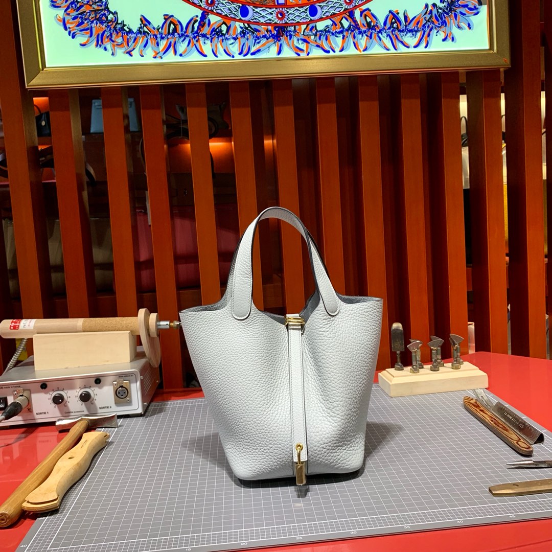 Hermes Picotin18CM 爱马仕苍白色TC牛皮菜篮子包水桶包 金扣