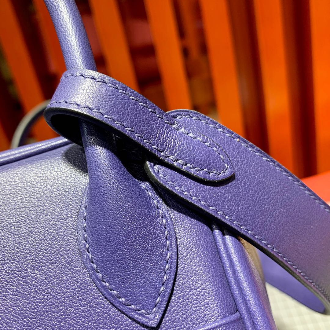 爱马仕琳迪包尺寸 Hermes Lindy26CM M3水墨蓝原厂Swift皮 金银扣