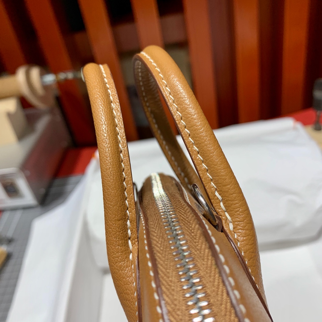 爱马仕迷你保龄球包 Hermes Mini Bolide18CM 土黄色Evercolor皮 银扣