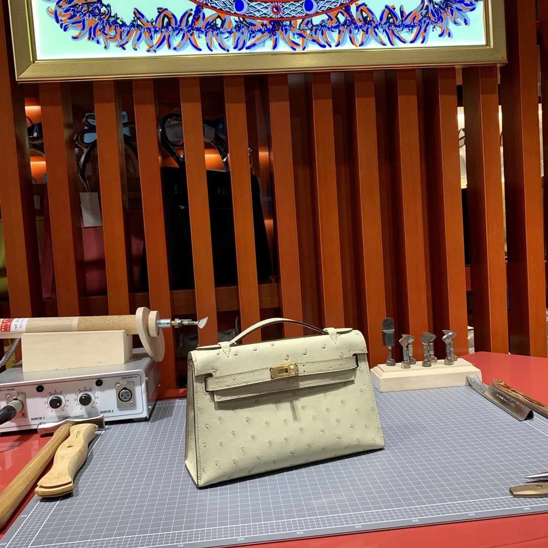 Hermes Minikelly Pochette22cm 爱马仕羊毛白鸵鸟皮迷你凯莉包 金扣