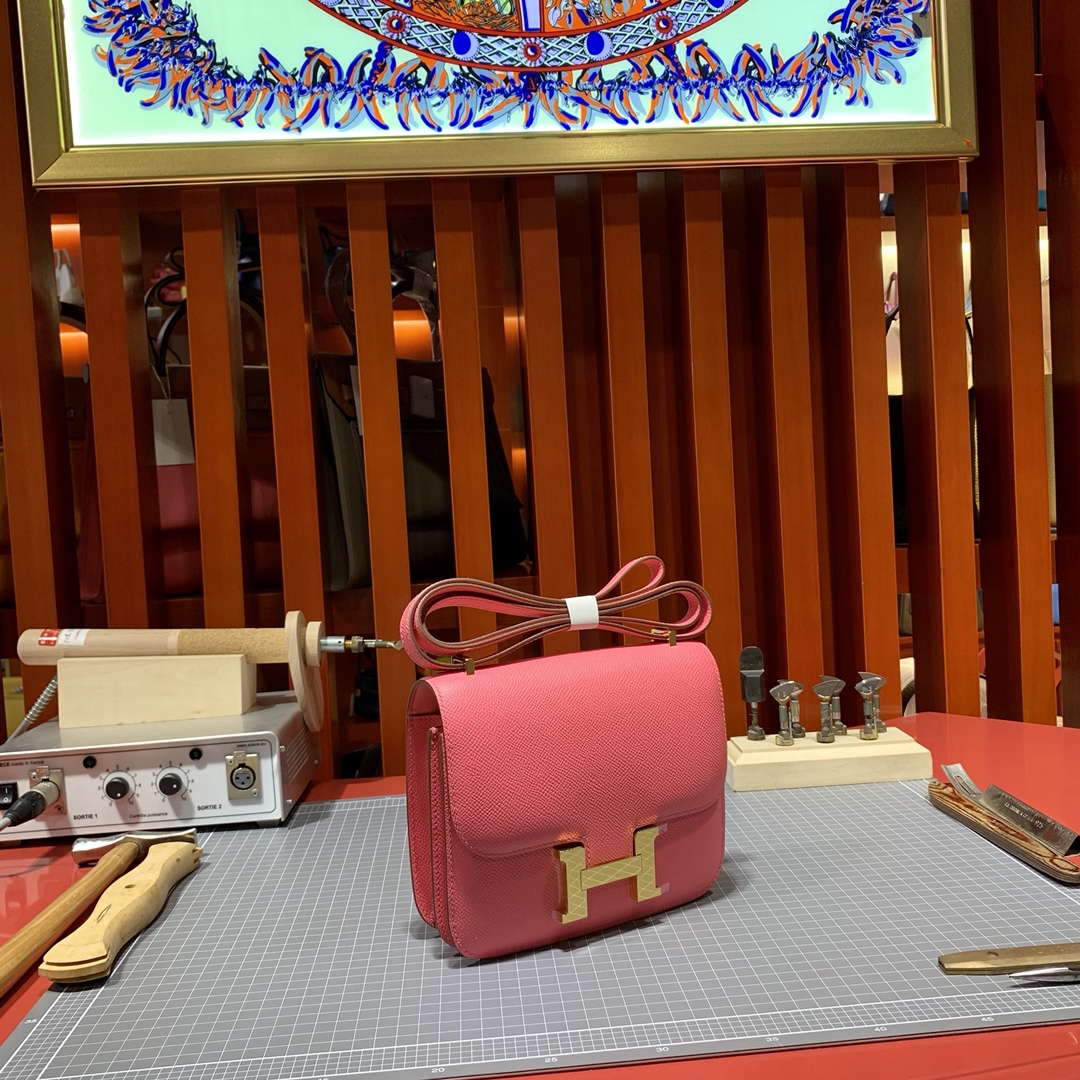 Hermes包包批发 爱马仕唇膏粉原厂Epsom牛皮康斯坦包19CM 金扣