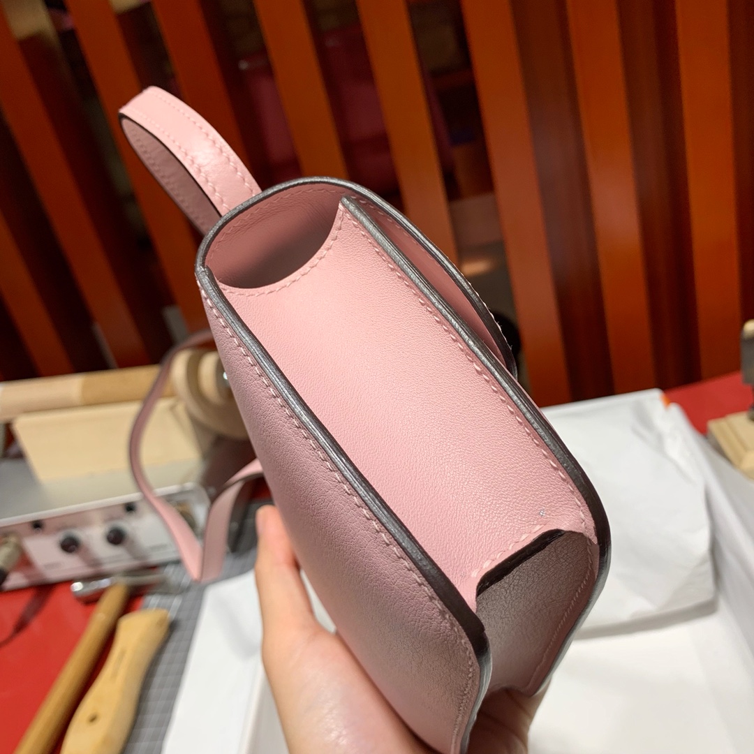 爱马仕迷你空姐包 Hermes Mini Constance14CM 3Q粉色Swift牛皮 金扣