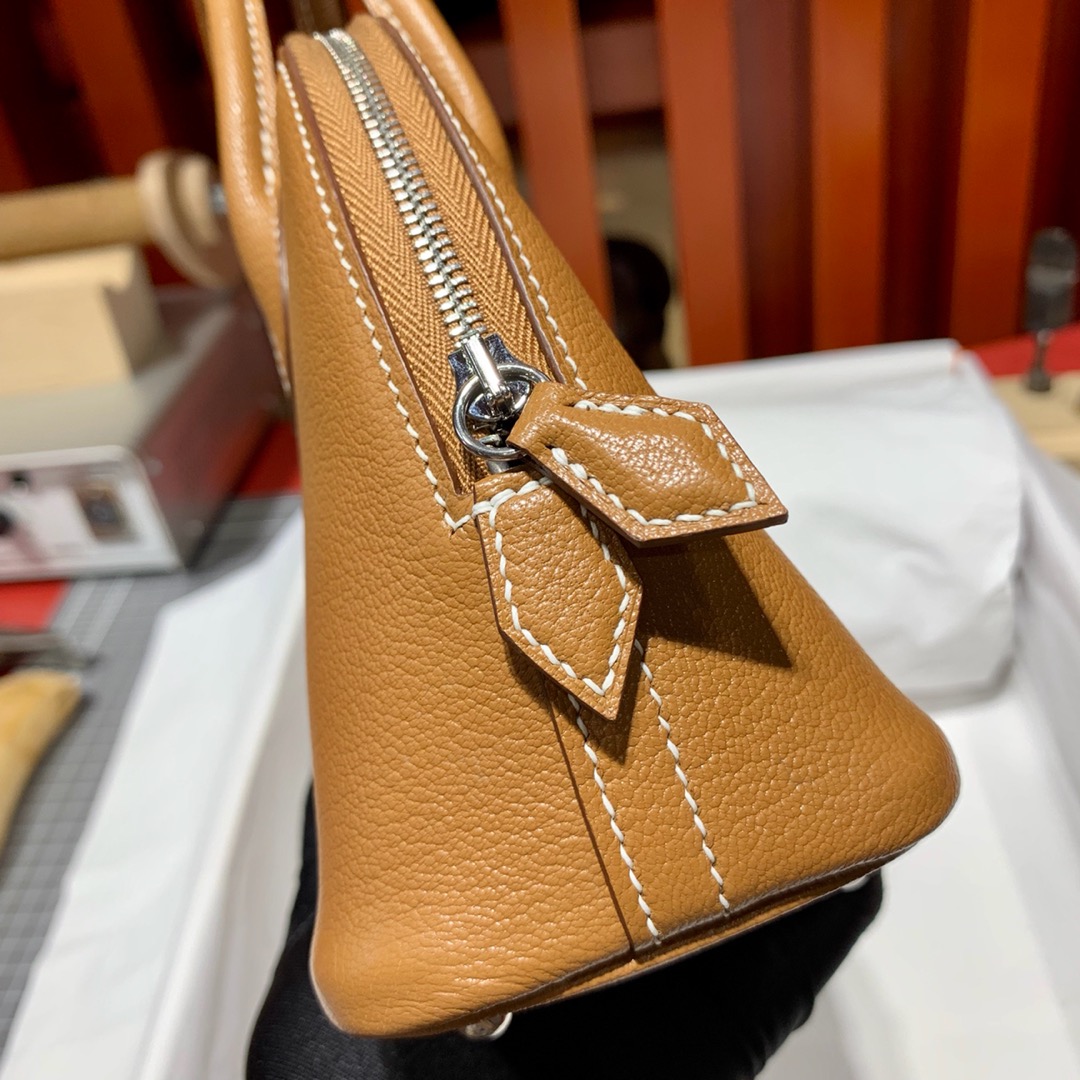 爱马仕迷你保龄球包 Hermes Mini Bolide18CM 土黄色Evercolor皮 银扣