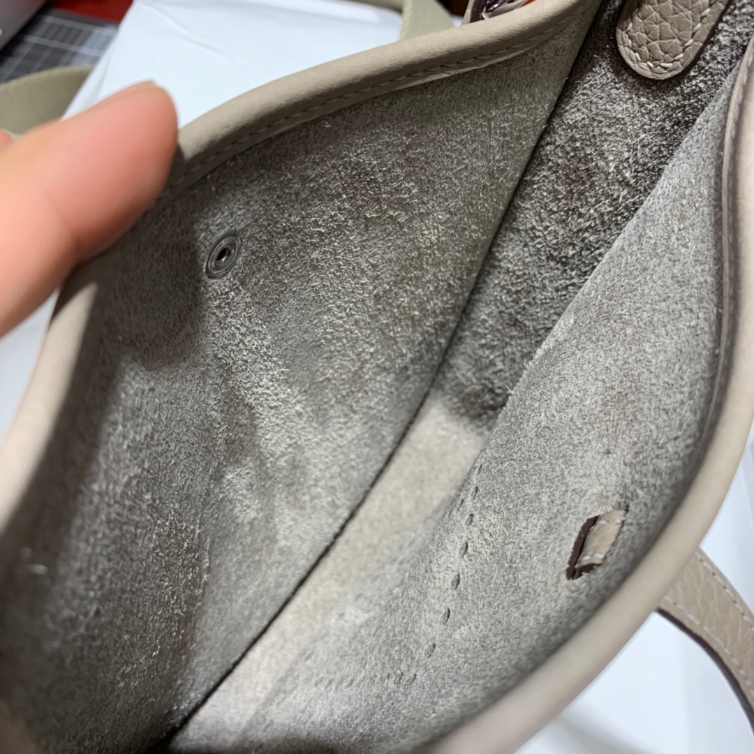 爱马仕伊芙琳包价格 Hermes Mini Evelyne17CM 沥青灰 TC牛皮 银扣