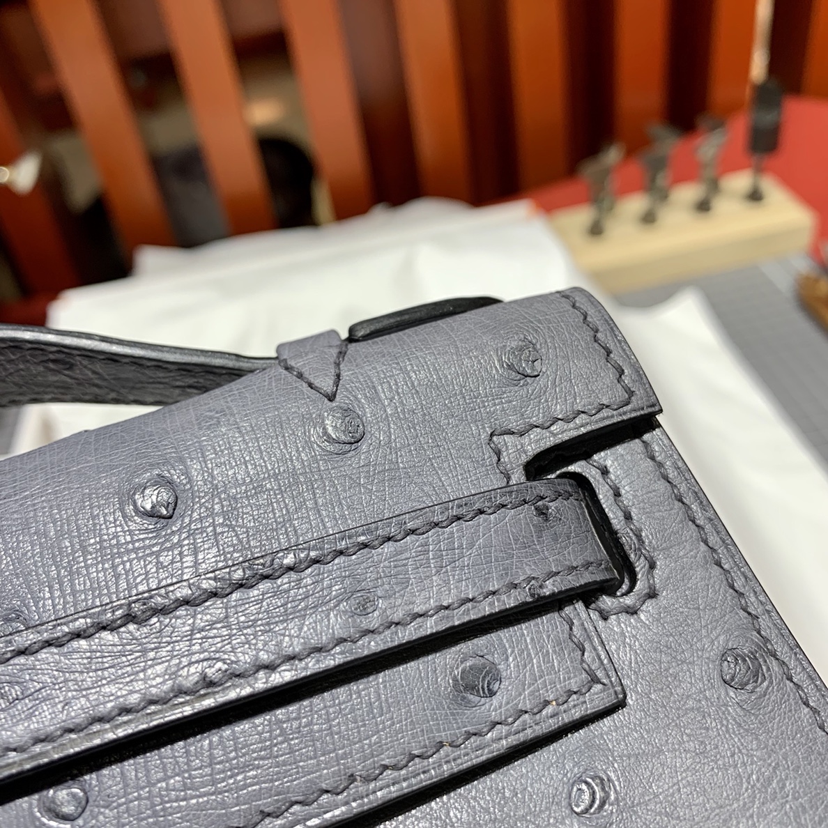 爱马仕迷你凯莉包一代 Hermes玛瑙灰顶级鸵鸟皮Minikelly手包22cm 银扣