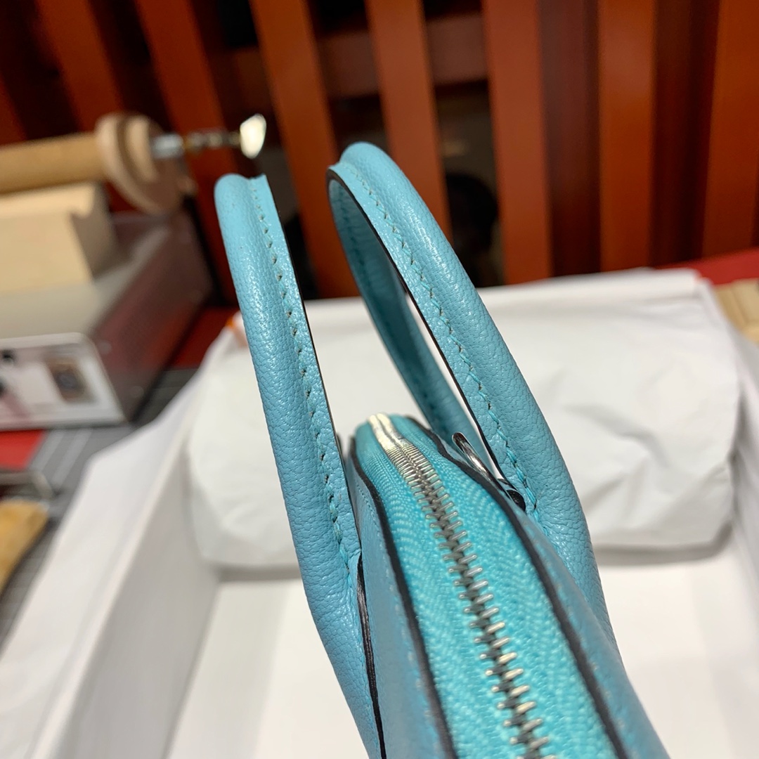 Hermes Mini Bolide18CM 爱马仕马卡龙蓝Evercolor皮迷你保龄球包 银扣