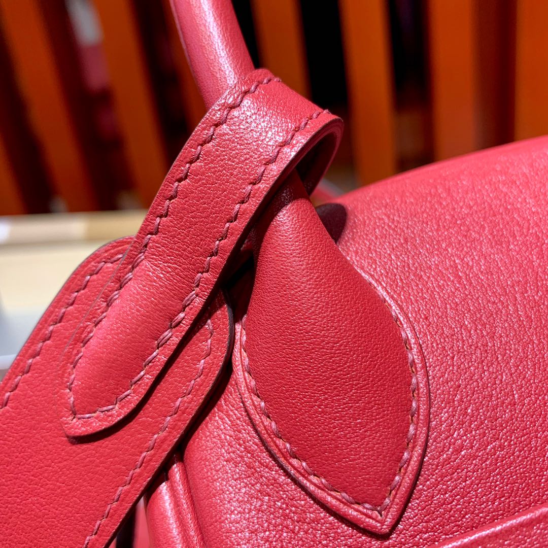 Hermes Lindy26CM 爱马仕宝石红Swift皮琳迪包手提单肩女包 金扣