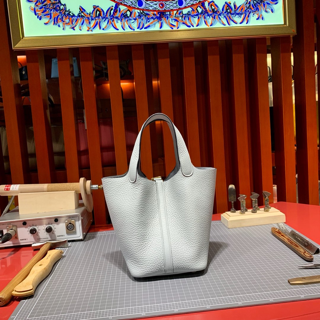 Hermes Picotin18CM 爱马仕苍白色TC牛皮菜篮子包水桶包 金扣